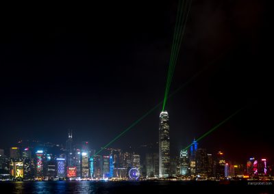 Lichtshow in Hong Kong bei Nacht